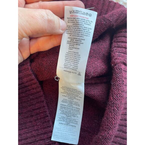 Classic 100% Wool Burgundy Purple Crew Neck Pullover Sweater Medium Minimalist - Picture 9 of 12